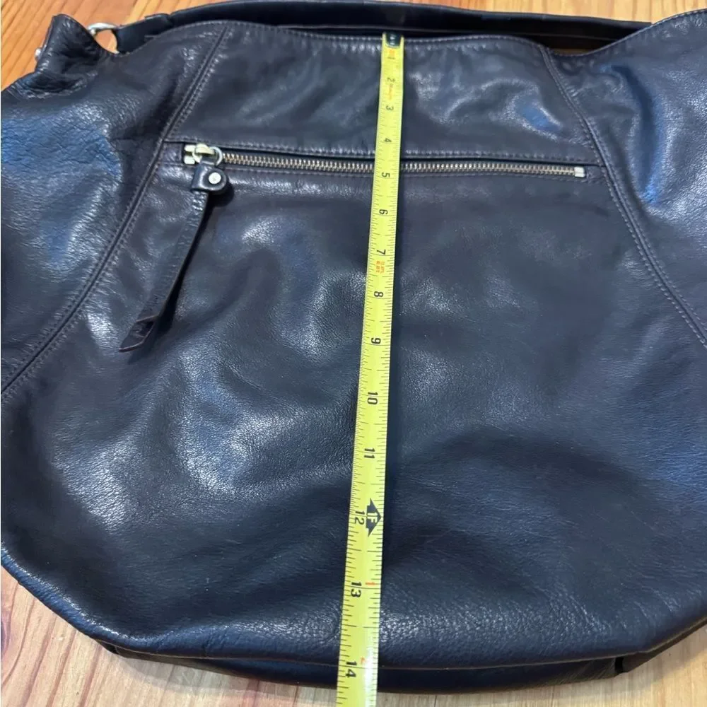 Liz Claiborne Black Leather Shoulder Bucket Handbag Hobo
